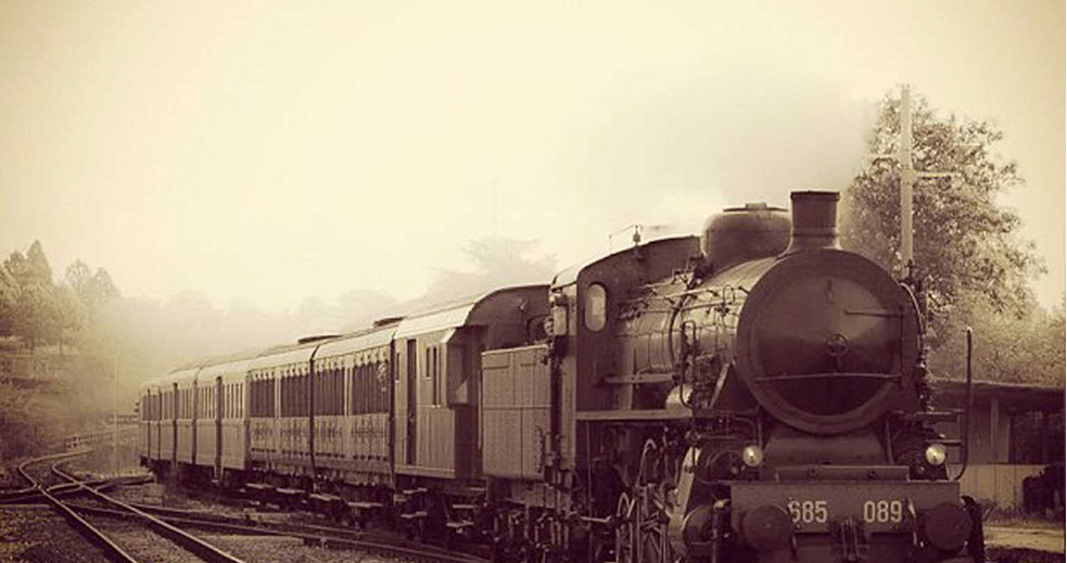 Treno storico Ferrovia Sud-Est Conversano — origine ciliegia Ferrovia